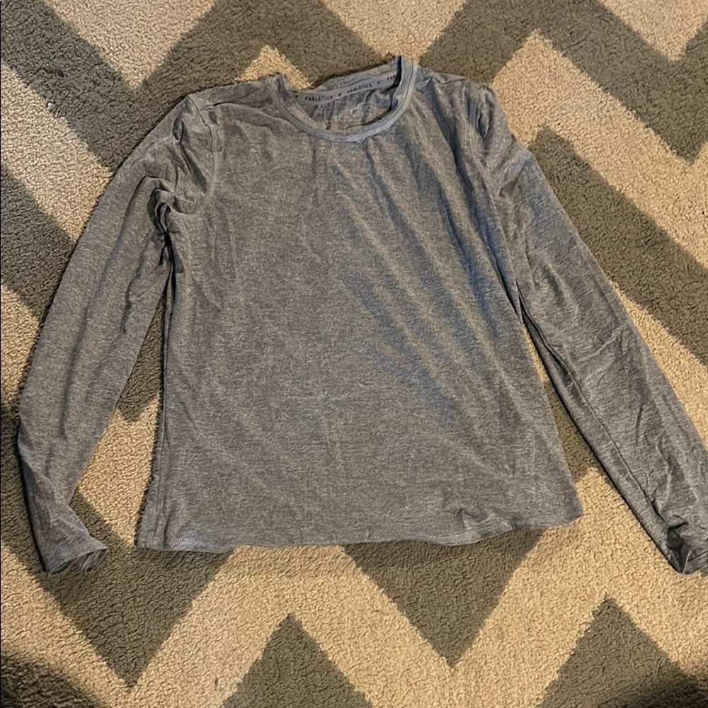 Fabletics Gray Long Sleeve Top work out top never worn without tags
